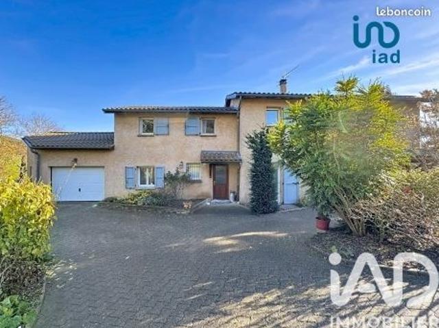 Villa 10 pièces 200 m²