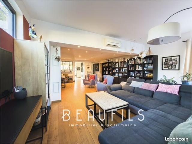 Villa 10 pièces 215 m²