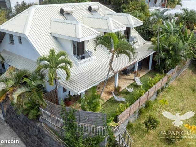 Villa 10 pièces 216 m²