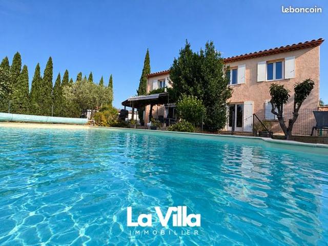 Villa 10 pièces 210 m²