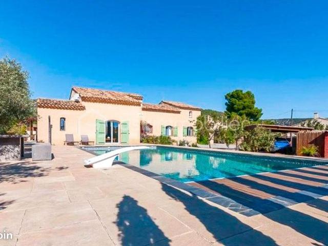 Villa 10 pièces 225 m²