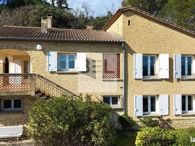Villa 10 pièces 228 m²