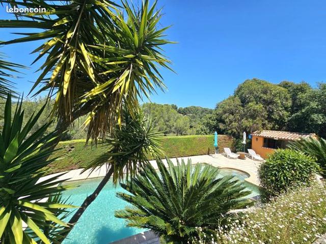 Villa 10 pièces 229 m²