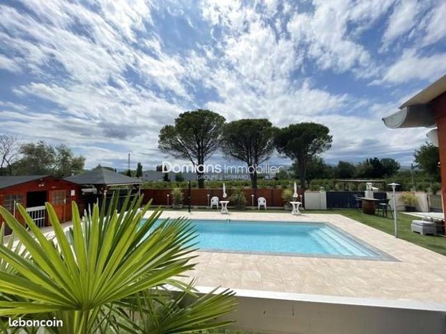 Villa 10 pièces 222 m²