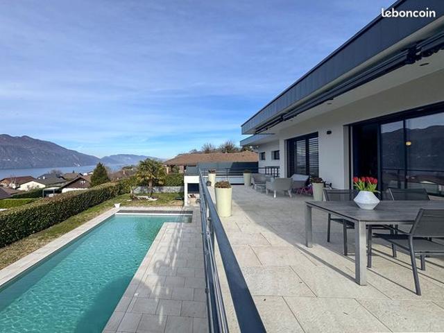 Villa 10 pièces 234 m²