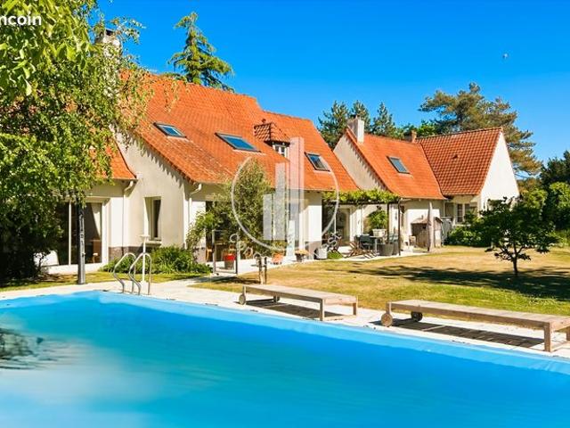 Villa 10 pièces 235 m²