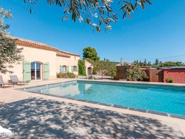 Villa 10 pièces 236 m²