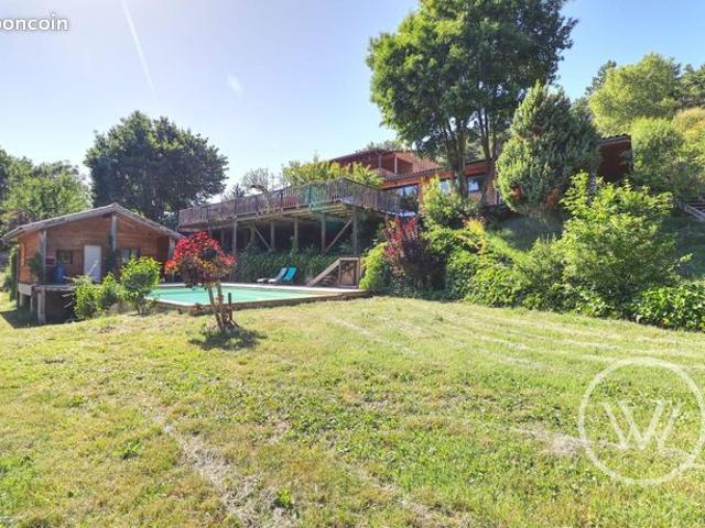 Villa 10 pièces 237 m²