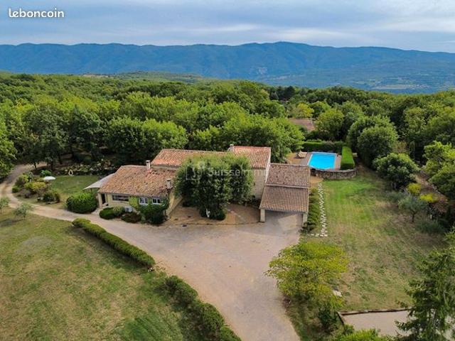 Villa 10 pièces 231 m²