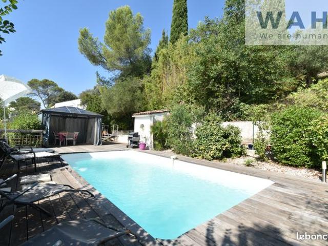 Villa 10 pièces 233 m²