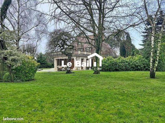 Villa 10 pièces 248 m²