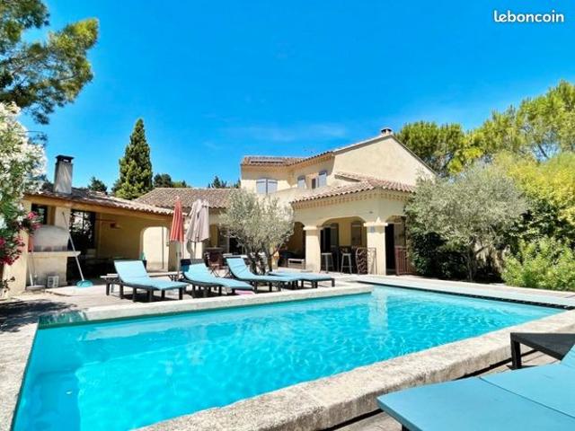 Villa 10 pièces 248 m²