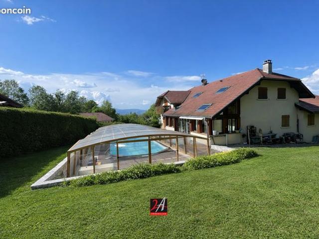Villa 10 pièces 248 m²
