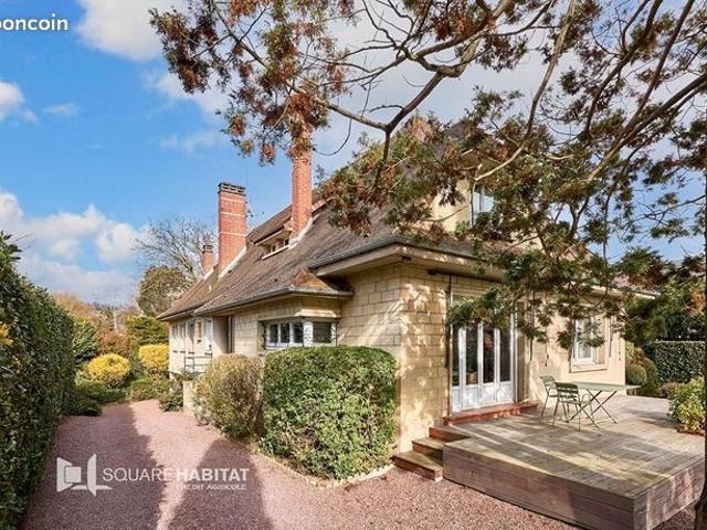 Villa 10 pièces 242 m²