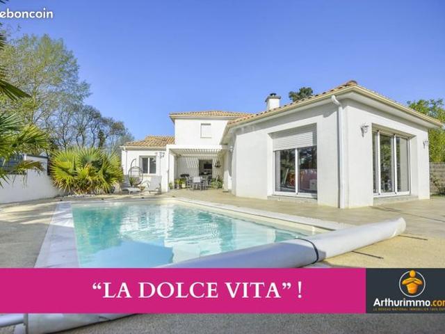 Villa 10 pièces 243 m²