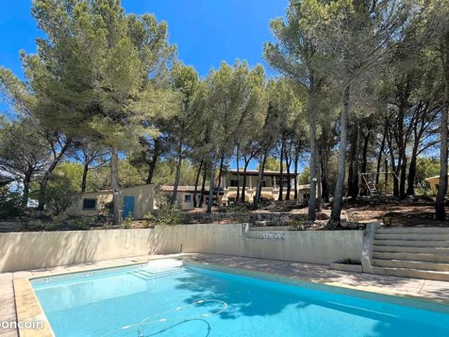 Villa 10 pièces 257 m²