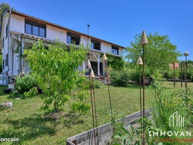 Villa 10 pièces 257 m²
