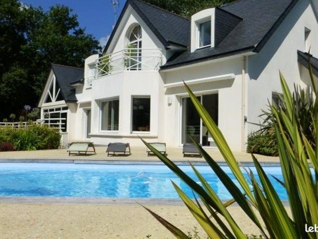 Villa 10 pièces 250 m²