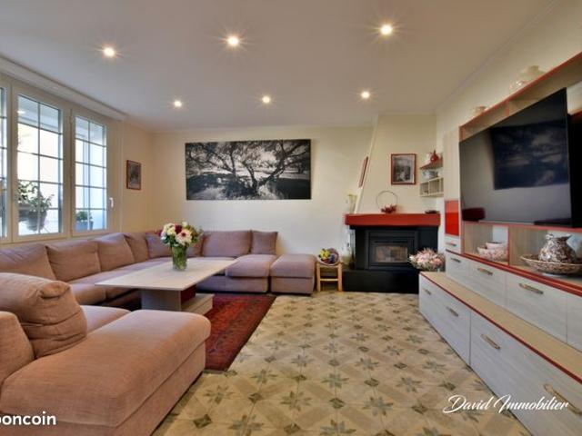 Villa 10 pièces 250 m²