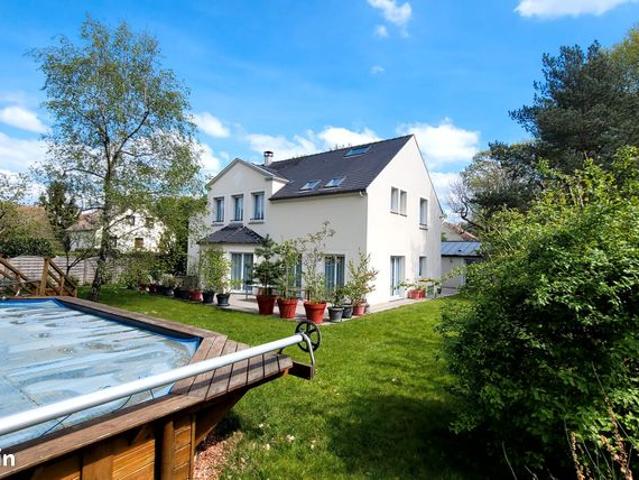Villa 10 pièces 250 m²