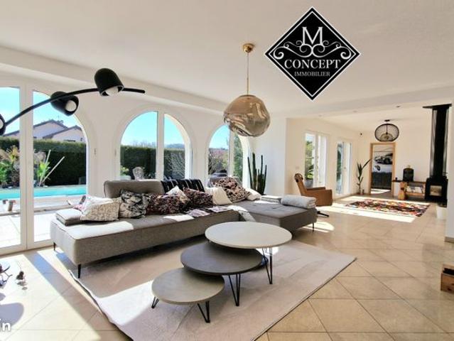 Villa 10 pièces 252 m²
