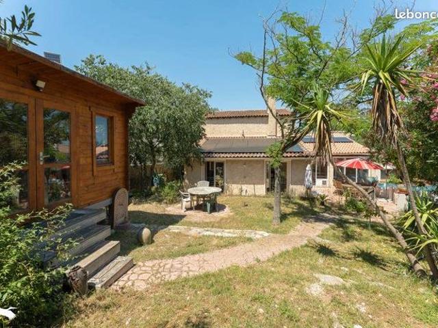 Villa 10 pièces 264 m²