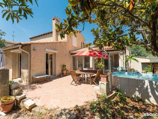 Villa 10 pièces 264 m²