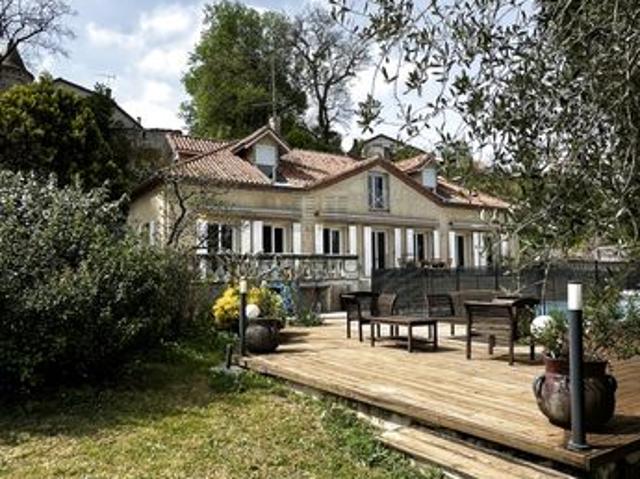 Villa 10 pièces 266 m²