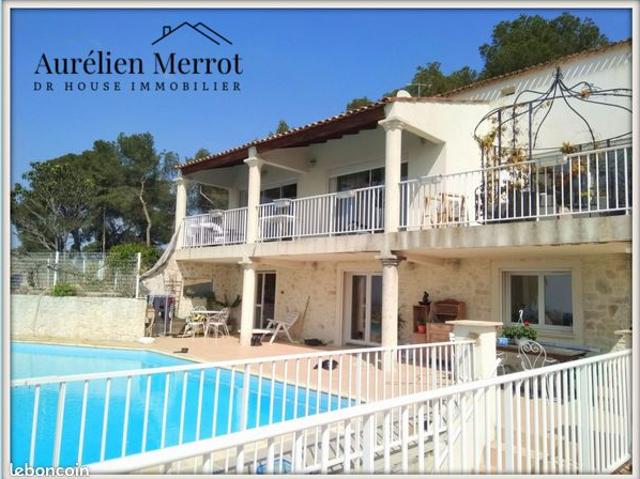 Villa 10 pièces 269 m²