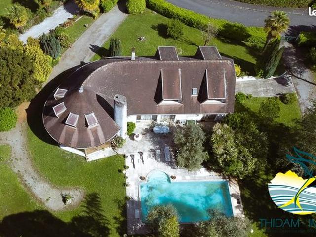 Villa 10 pièces 260 m²