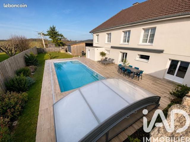 Villa 10 pièces 260 m²
