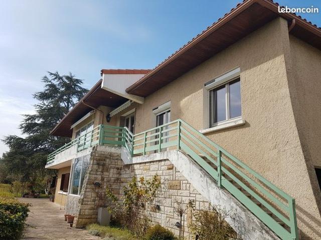 Villa 10 pièces 260 m²