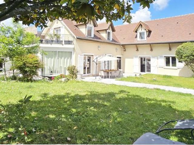 Villa 10 pièces 260 m²