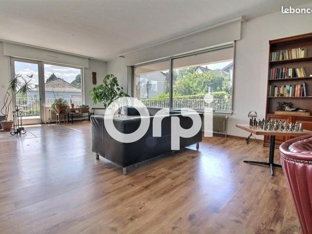 Villa 10 pièces 260 m²