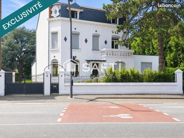 Villa 10 pièces 262 m²