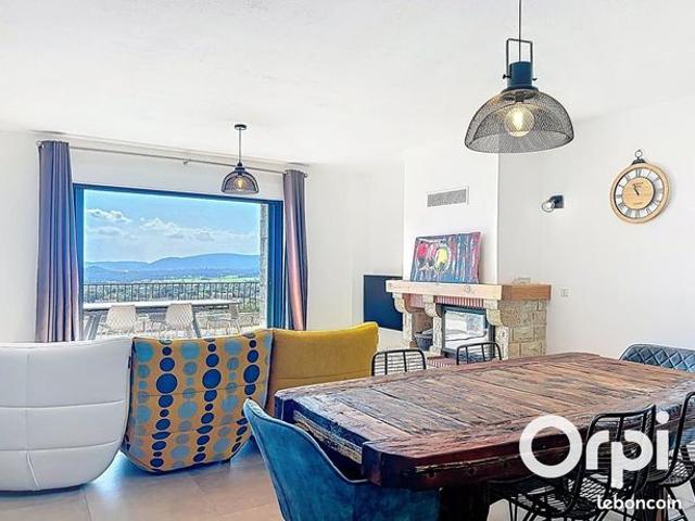 Villa 10 pièces 263 m²