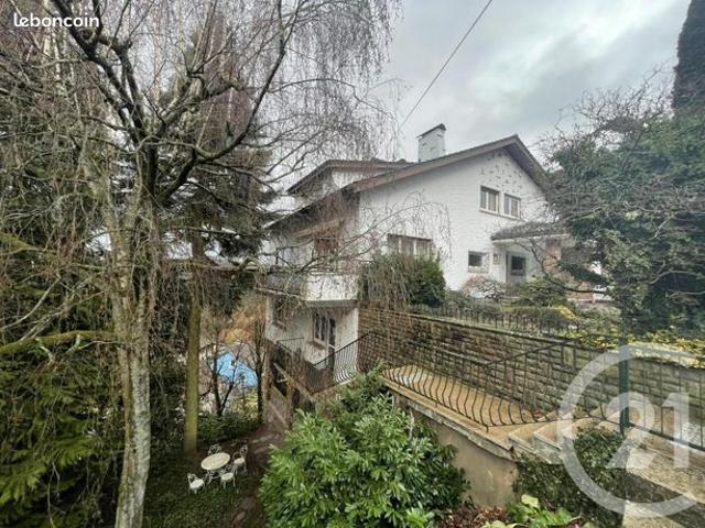 Villa 10 pièces 278 m²
