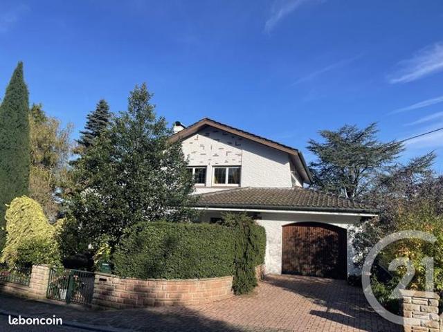 Villa 10 pièces 278 m²