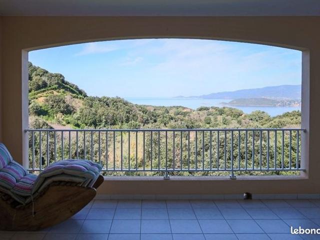 Villa 10 pièces 270 m²