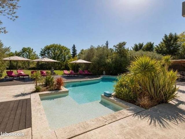 Villa 10 pièces 273 m²