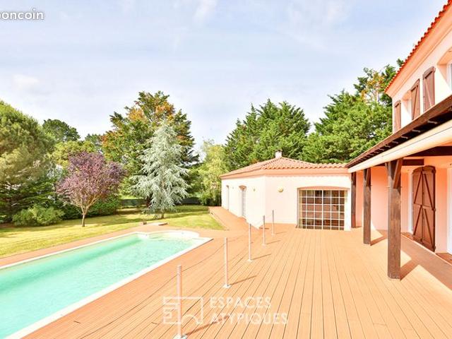 Villa 10 pièces 295 m²