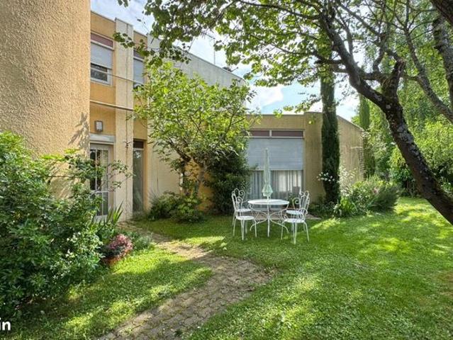 Villa 10 pièces 290 m²