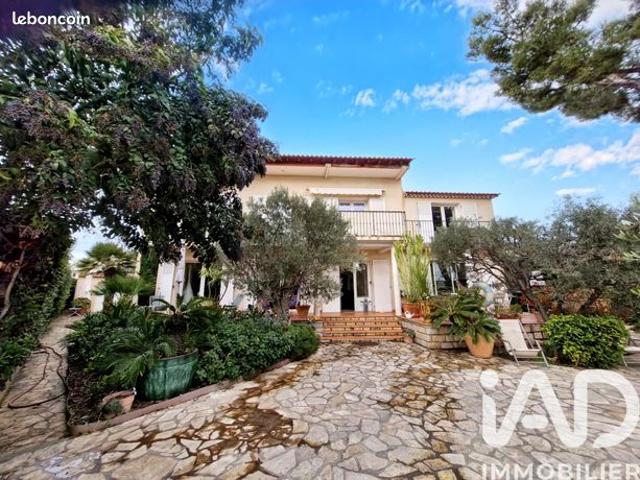Villa 10 pièces 290 m²