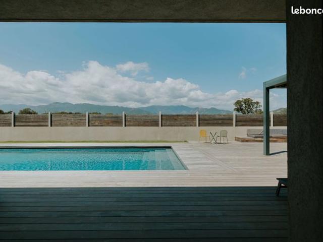 Villa 10 pièces 292 m²