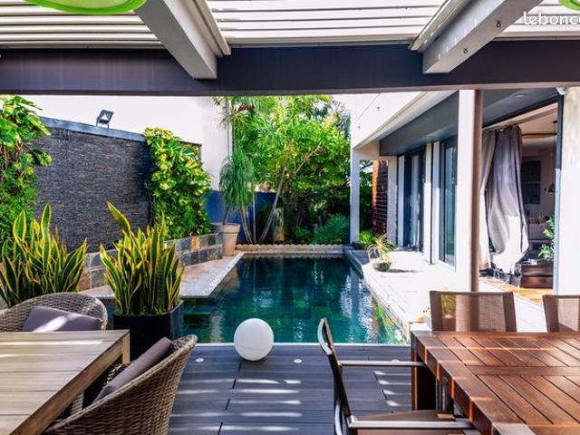 Villa 10 pièces 305 m²
