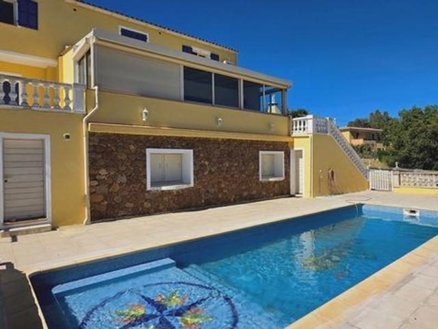 Villa 10 pièces 305 m²