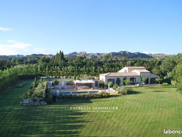 Villa 10 pièces 300 m²