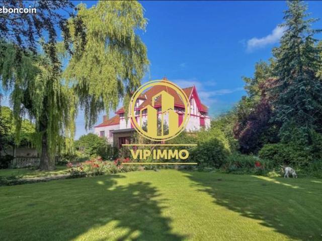 Villa 10 pièces 302 m²