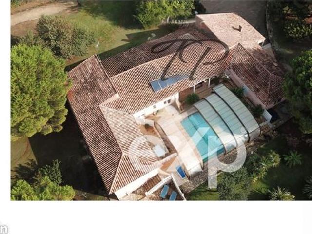 Villa 10 pièces 313 m²