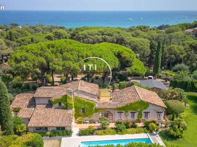 Villa 10 pièces 325 m²